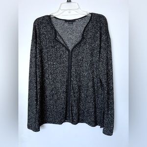 NWOT top black & silver shimmer v neckline and long sleeves